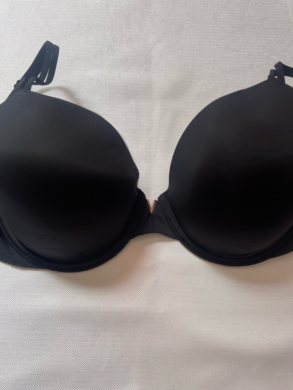 Victoria's Secret 32DDD Black Push up Bra Underwire Thick Padding Lined